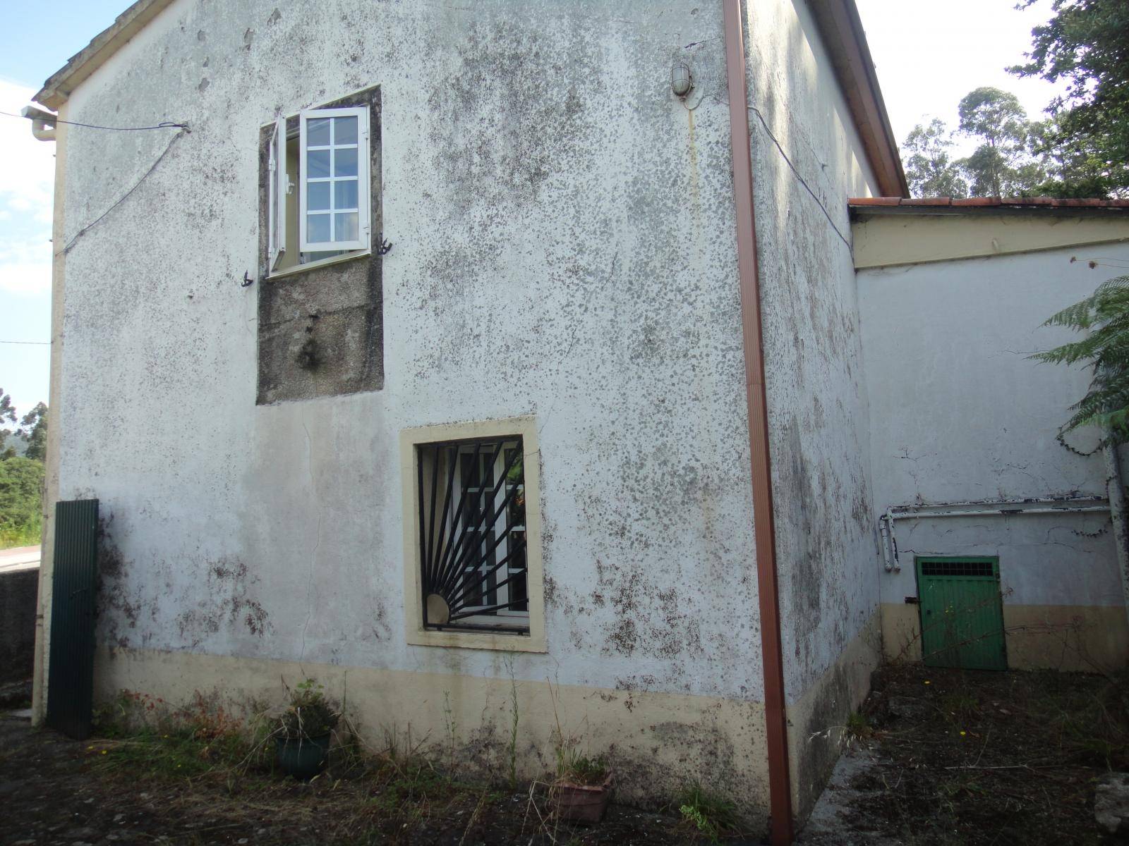 CASA DE PIEDRA CON TERRENO AL LADO DE SANTIAGO