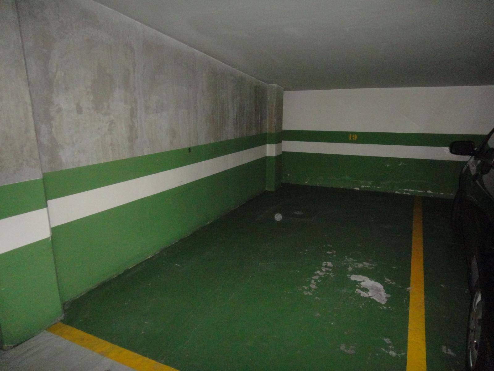 Garage for rent in Santiago de Compostela