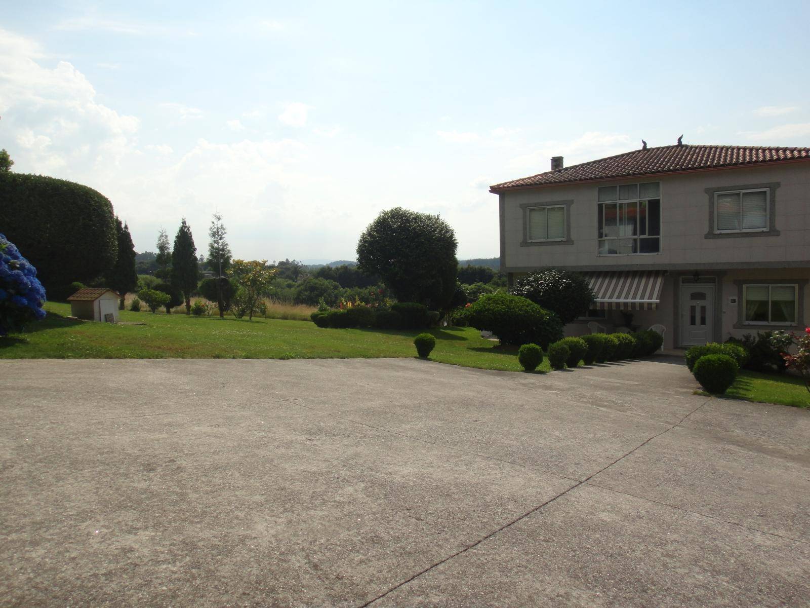 CASA CON TERRENO ENORME ZONA ENTRE SIGÜEIRO Y ORDENES