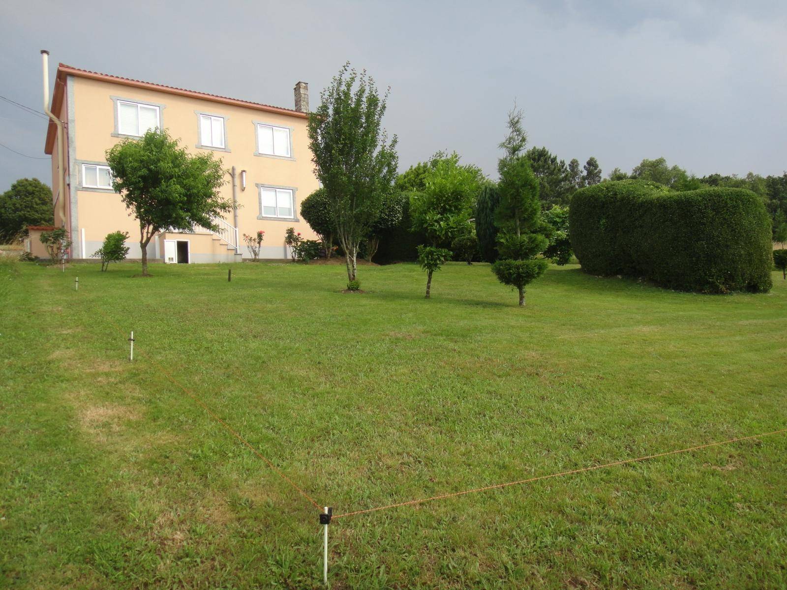 CASA CON TERRENO ENORME ZONA ENTRE SIGÜEIRO Y ORDENES