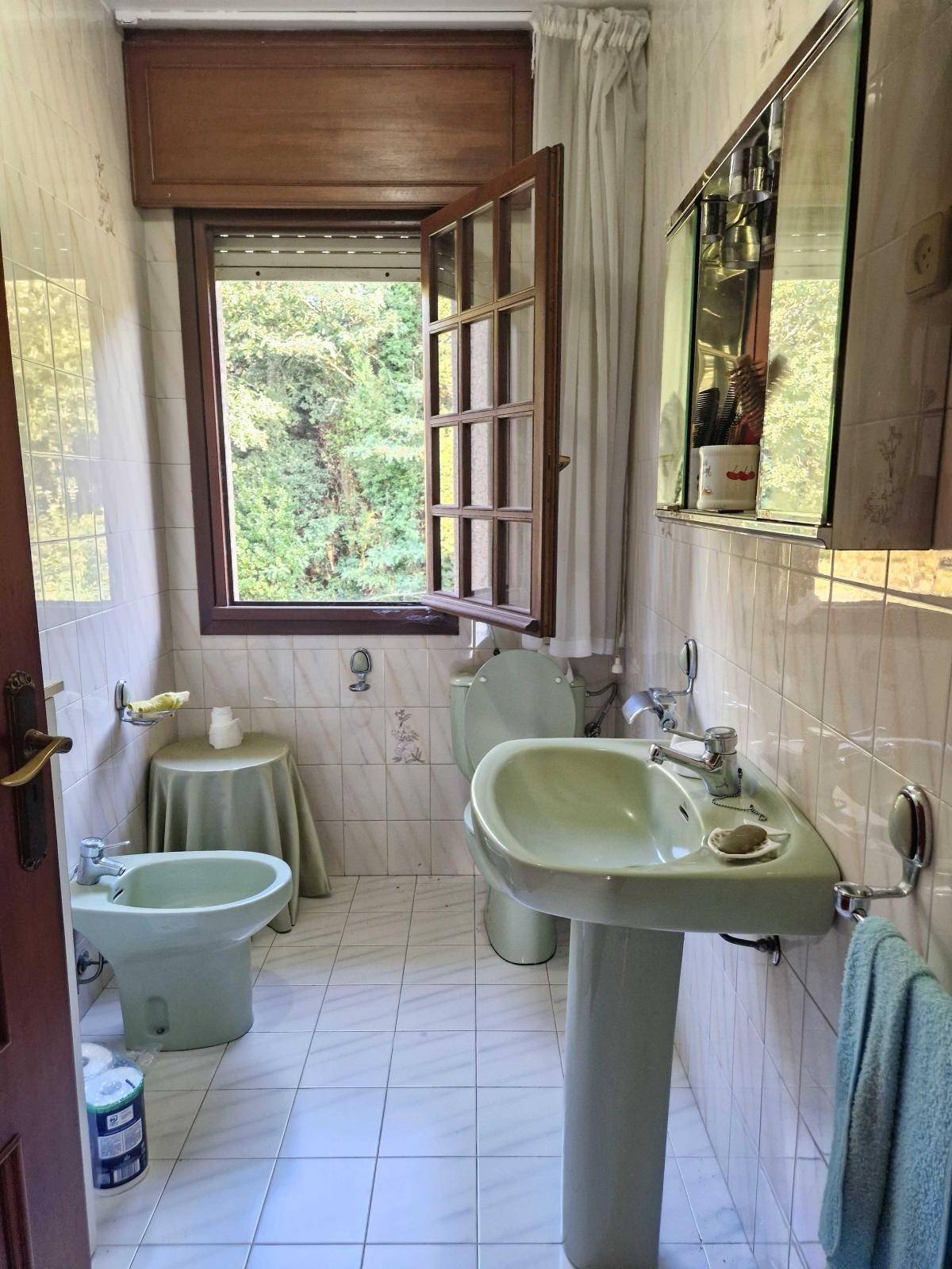 Hus till salu i Brión