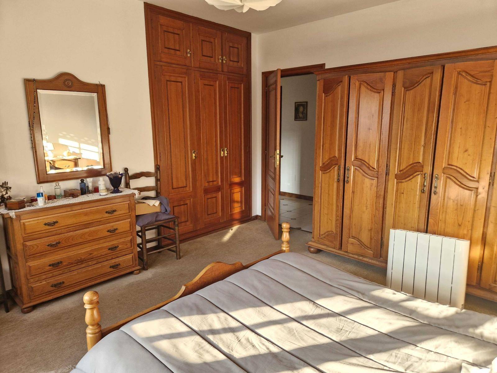 Hus till salu i Brión