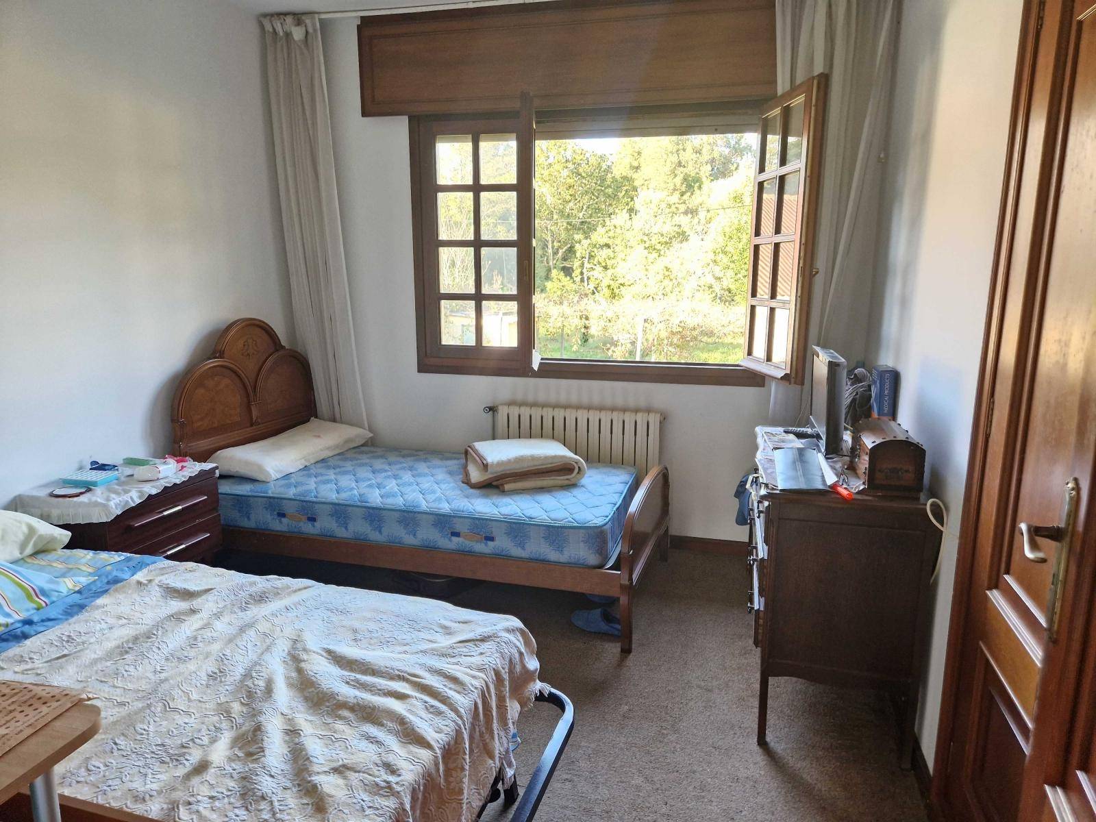 Hus till salu i Brión