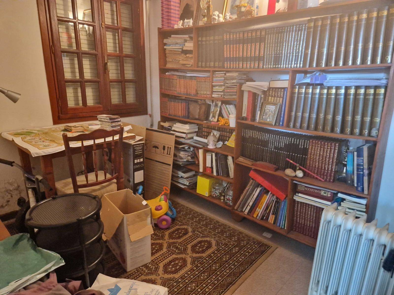 Hus till salu i Brión