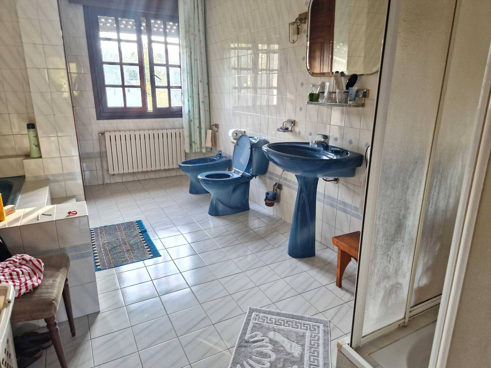 Hus till salu i Brión