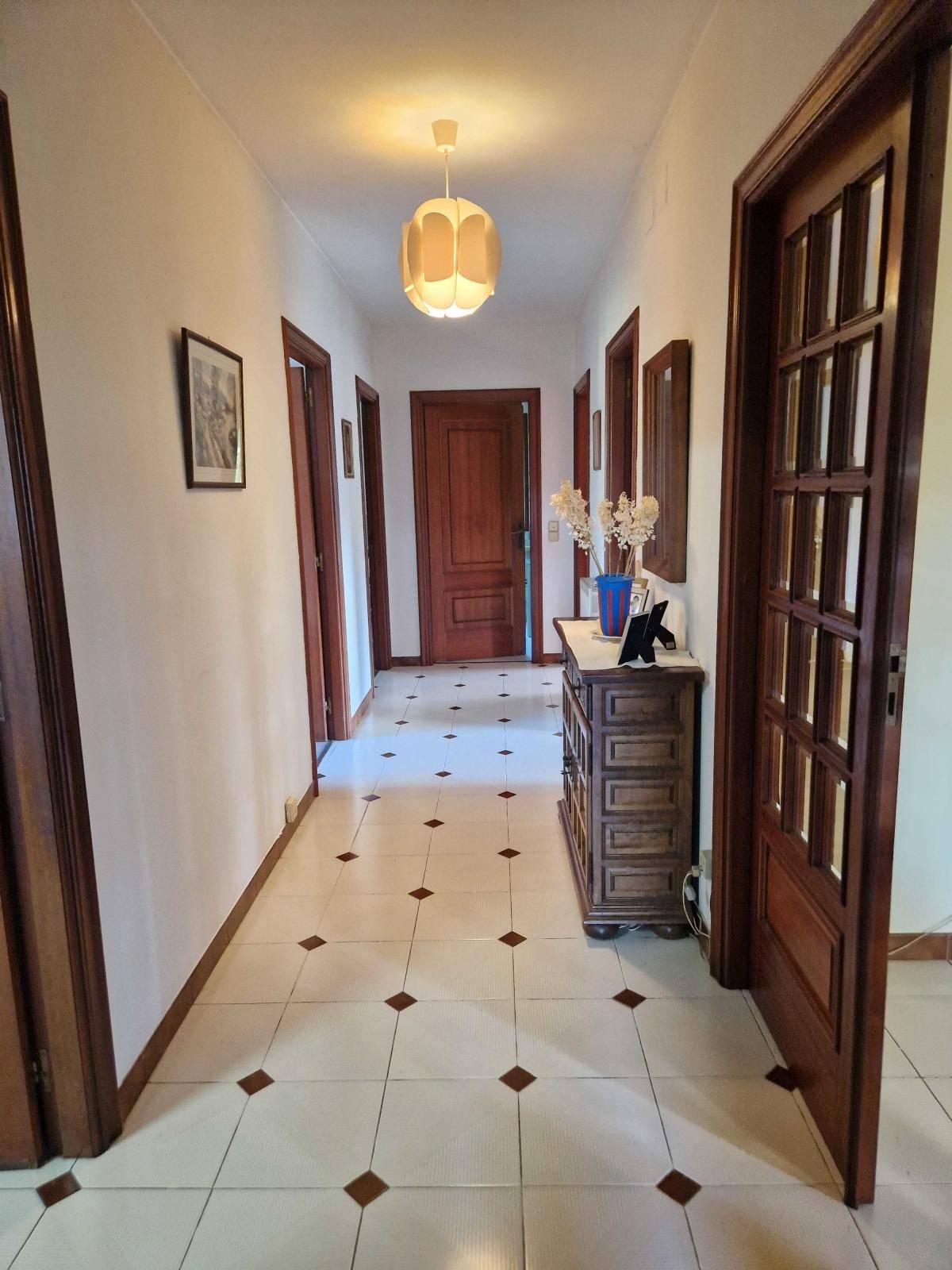 Hus till salu i Brión