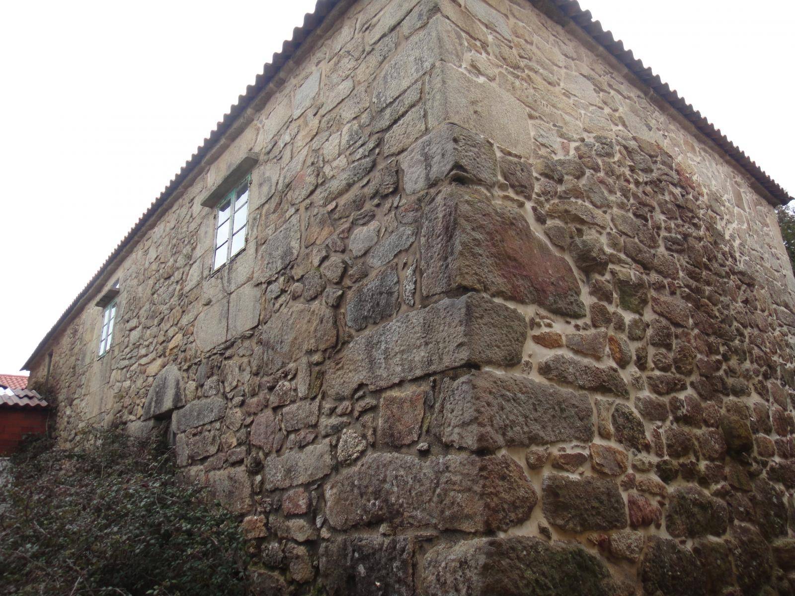 CASA AMPLIA PARA REFORMAR CON TERRENO APARTE EN NEGREIRA