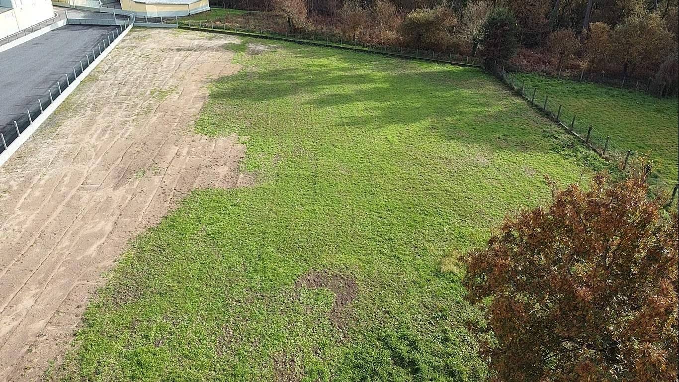 FINCA AMPLIA Y CERRADA EN ZONA DE ROIS