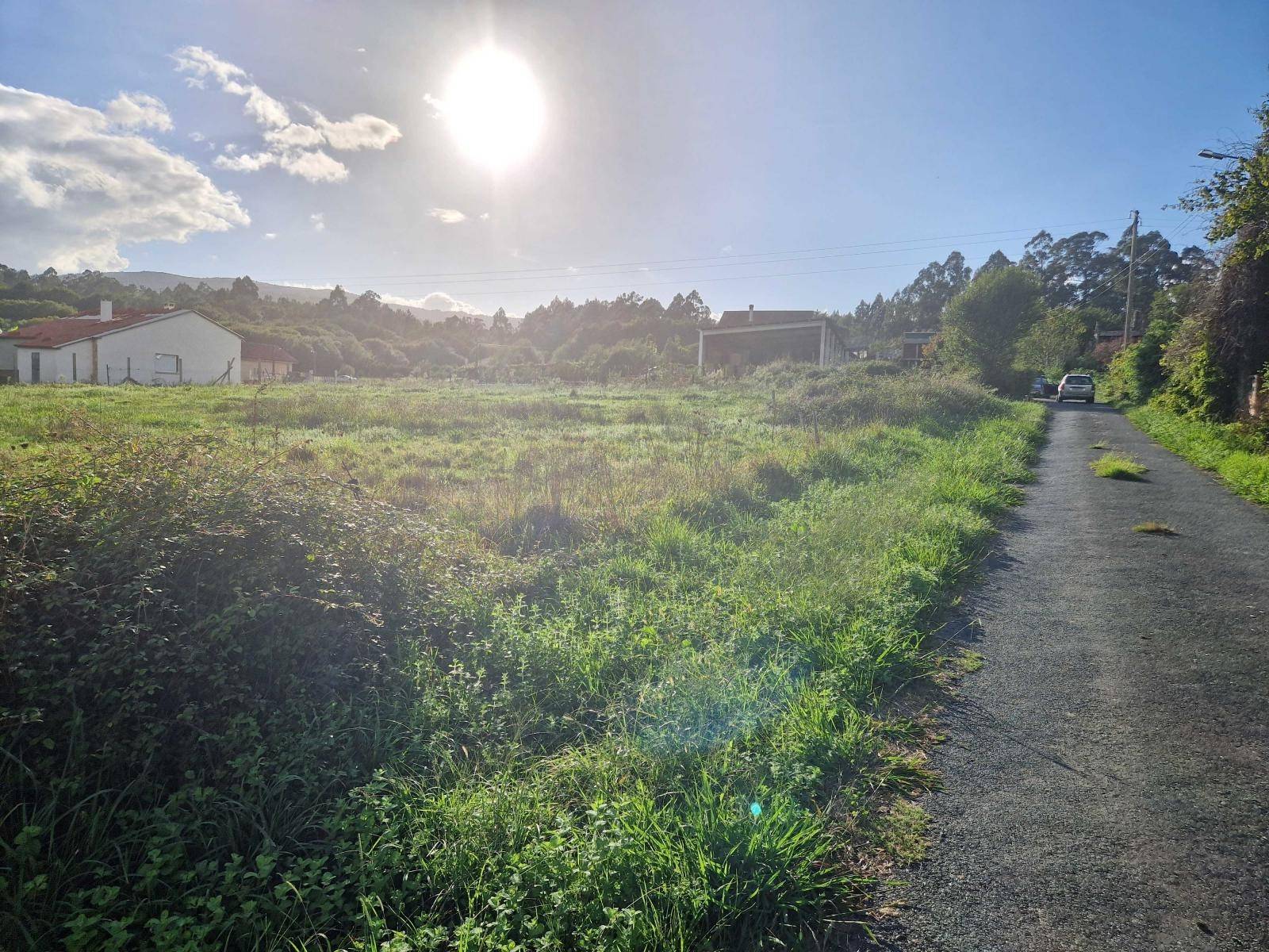FINCA SOLEADA ZONA BASTAVALES, BRION, MUY CERCA DE BERTAMIRANS