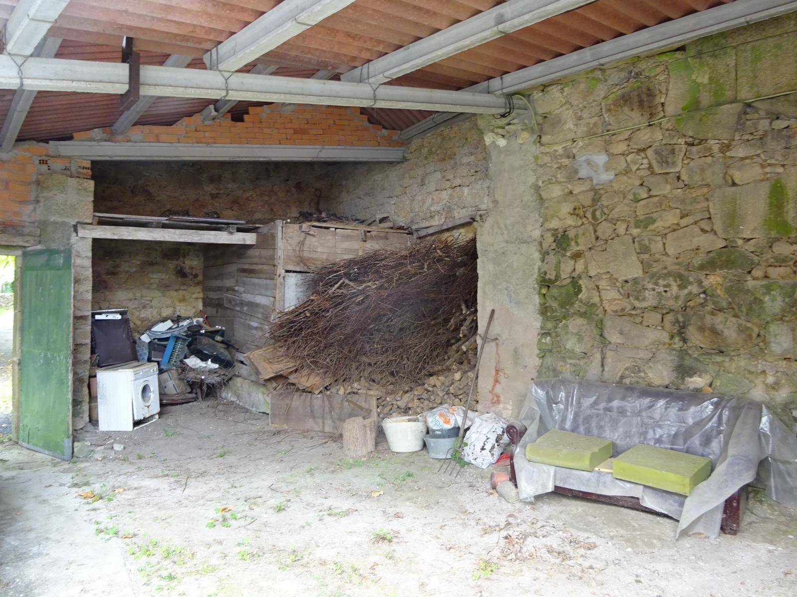 CASA DE PIEDRA A REFORMAR ZONA BASTAVALES, BRION