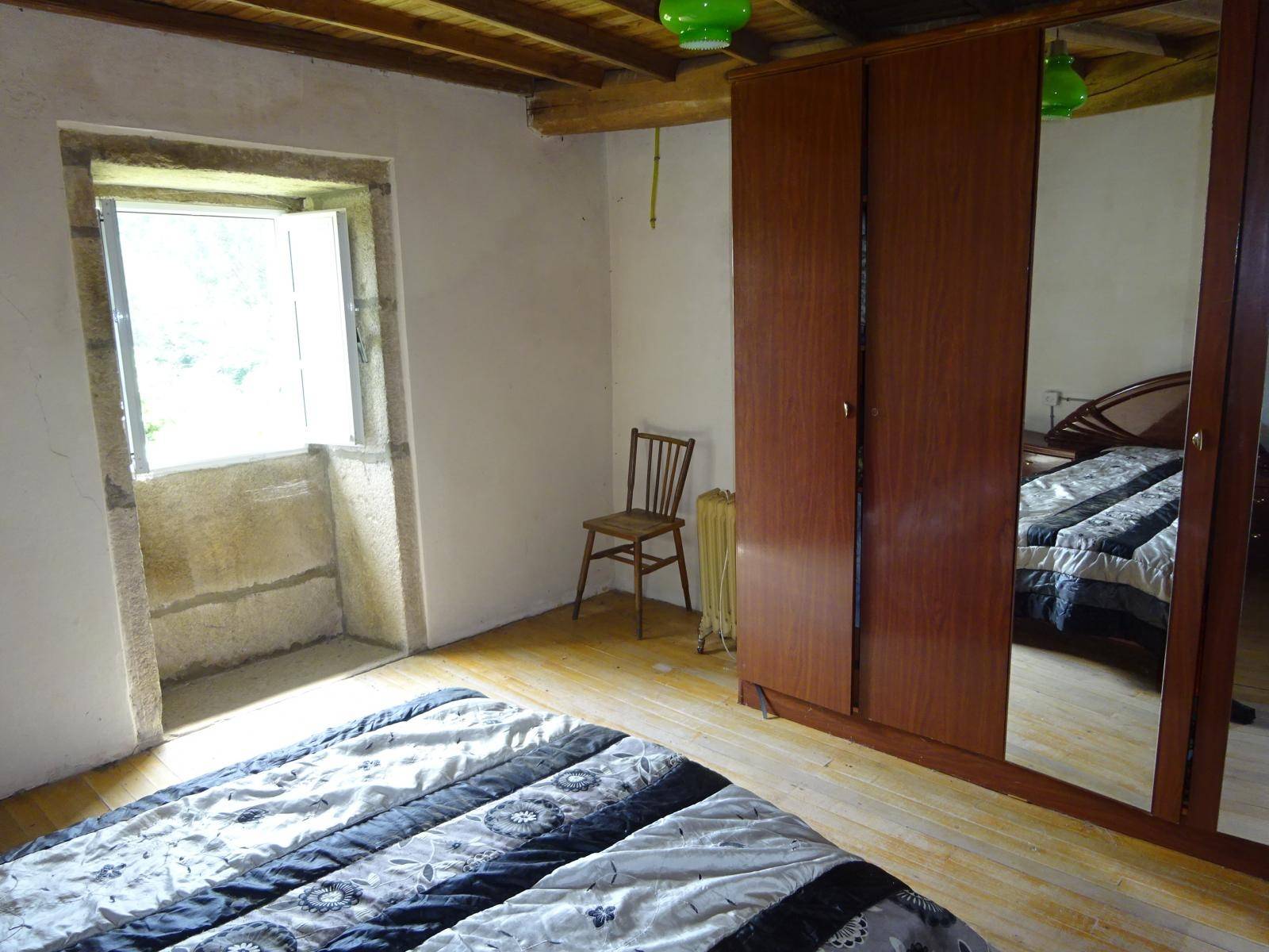 CASA DE PIEDRA A REFORMAR ZONA BASTAVALES, BRION