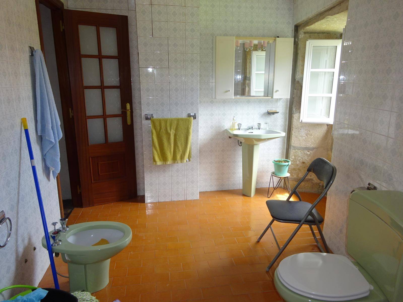 CASA DE PIEDRA A REFORMAR ZONA BASTAVALES, BRION