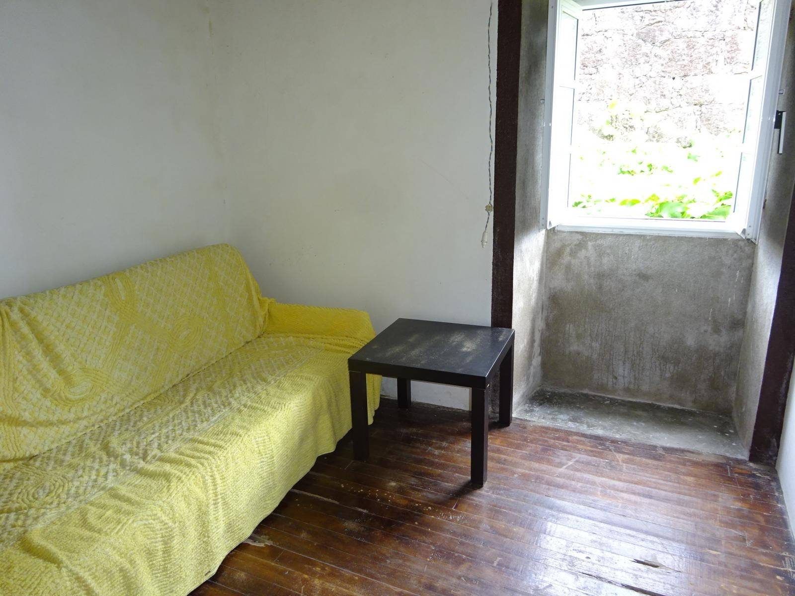 CASA DE PIEDRA A REFORMAR ZONA BASTAVALES, BRION