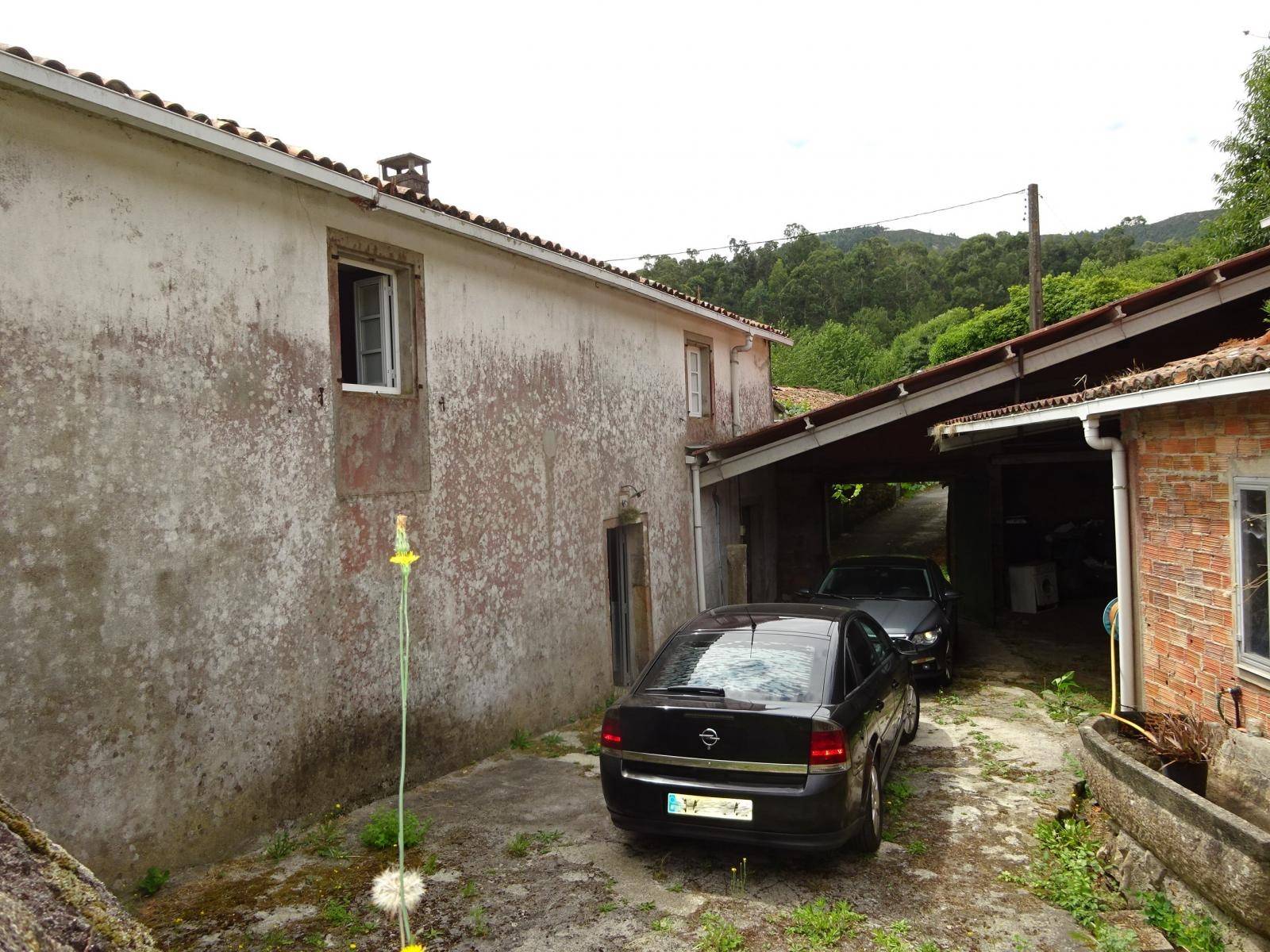 CASA DE PIEDRA A REFORMAR ZONA BASTAVALES, BRION