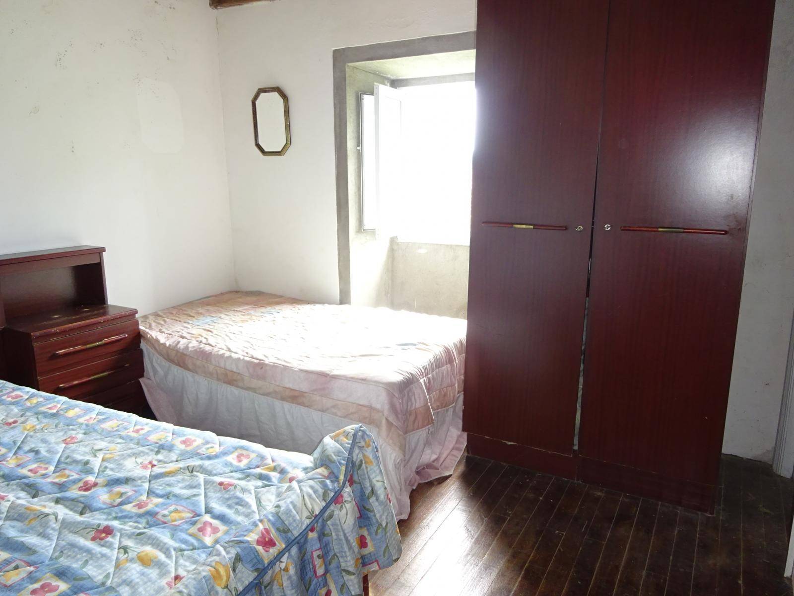 CASA DE PIEDRA A REFORMAR ZONA BASTAVALES, BRION