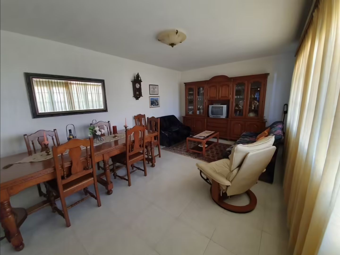 CASA IMPECABLE CON TERRENO EN ZONA DE ZAS