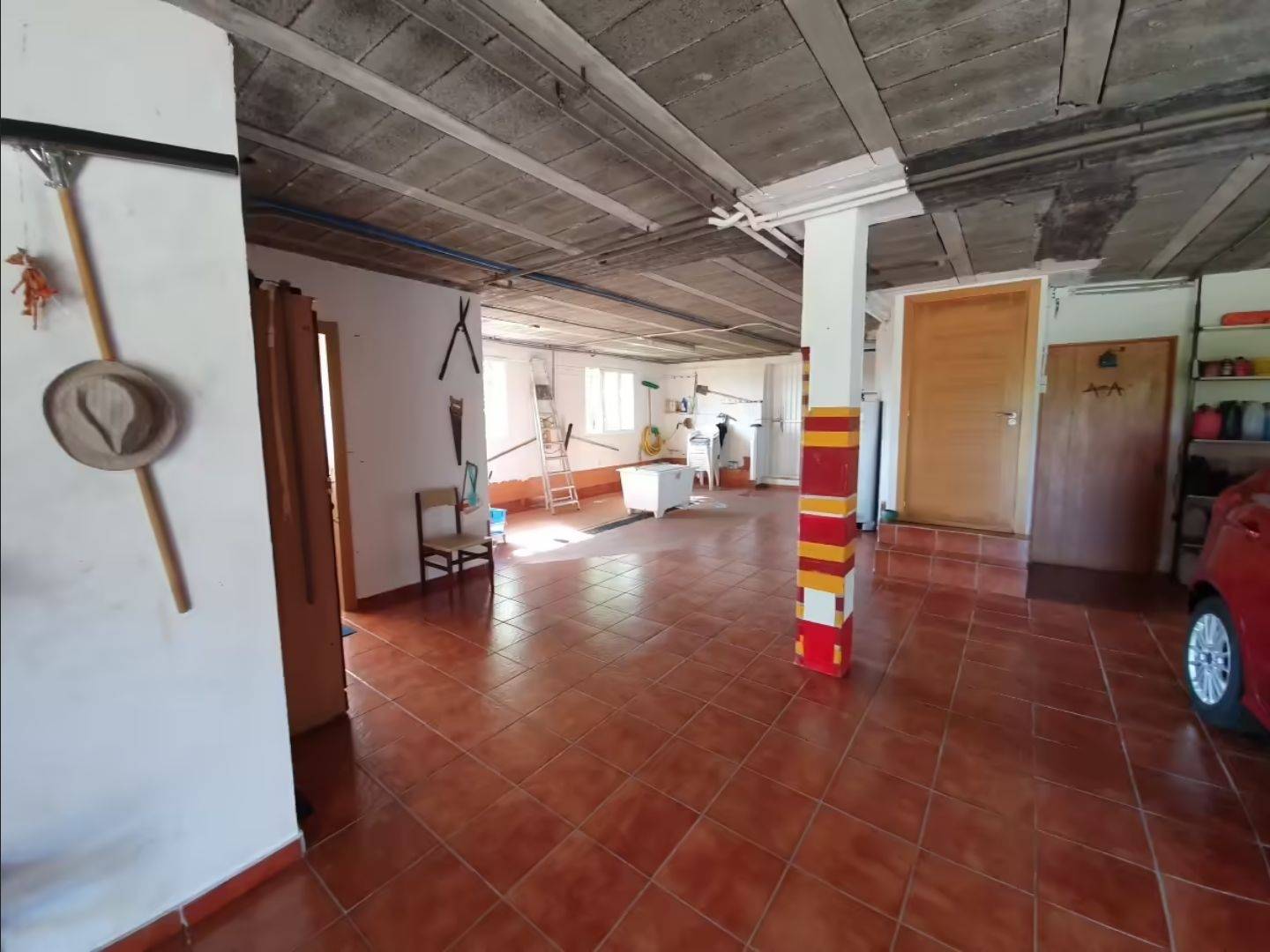 CASA IMPECABLE CON TERRENO EN ZONA DE ZAS