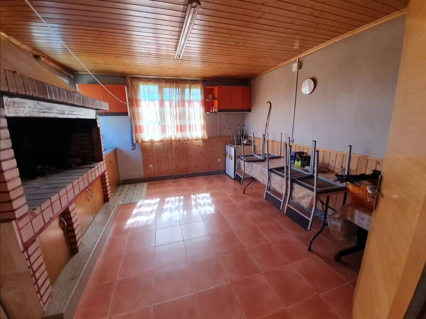 CASA IMPECABLE CON TERRENO EN ZONA DE ZAS