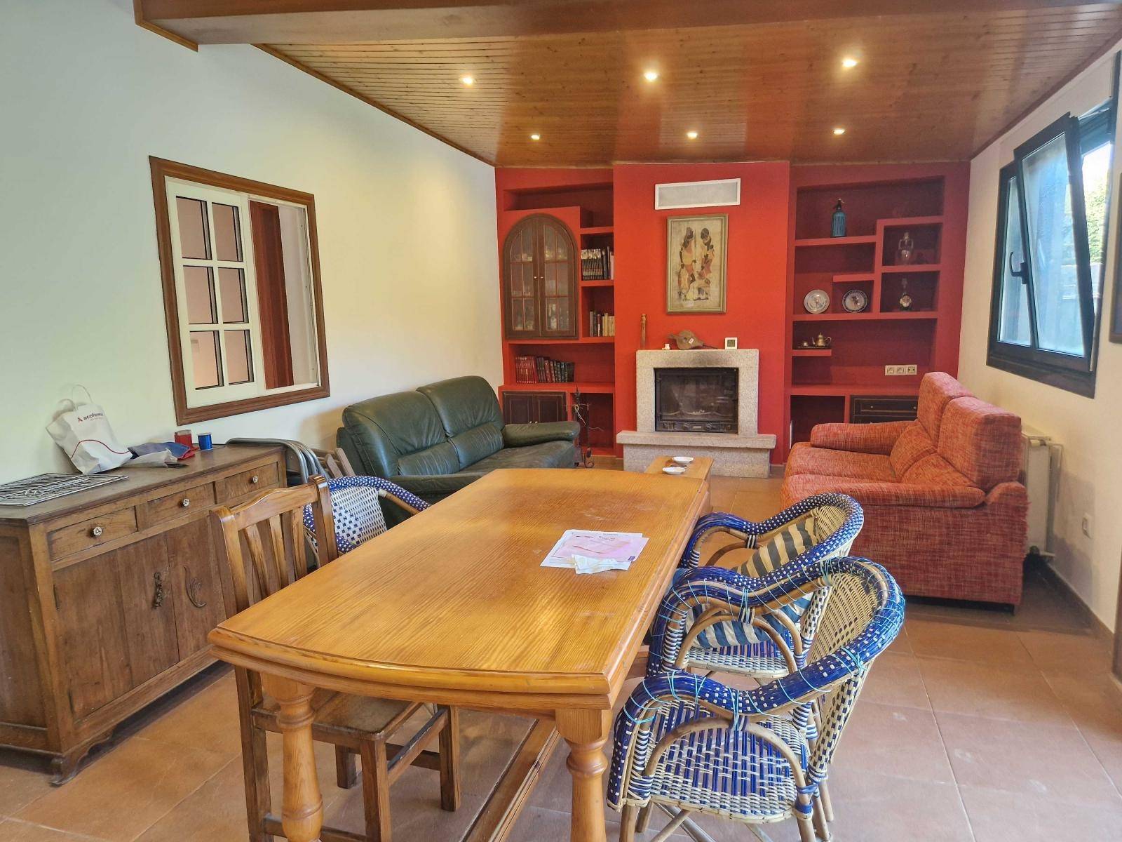 CASA (FIN DE SEMANA) CON PISCINA Y TERRENO EN BUGALLIDO, AMES