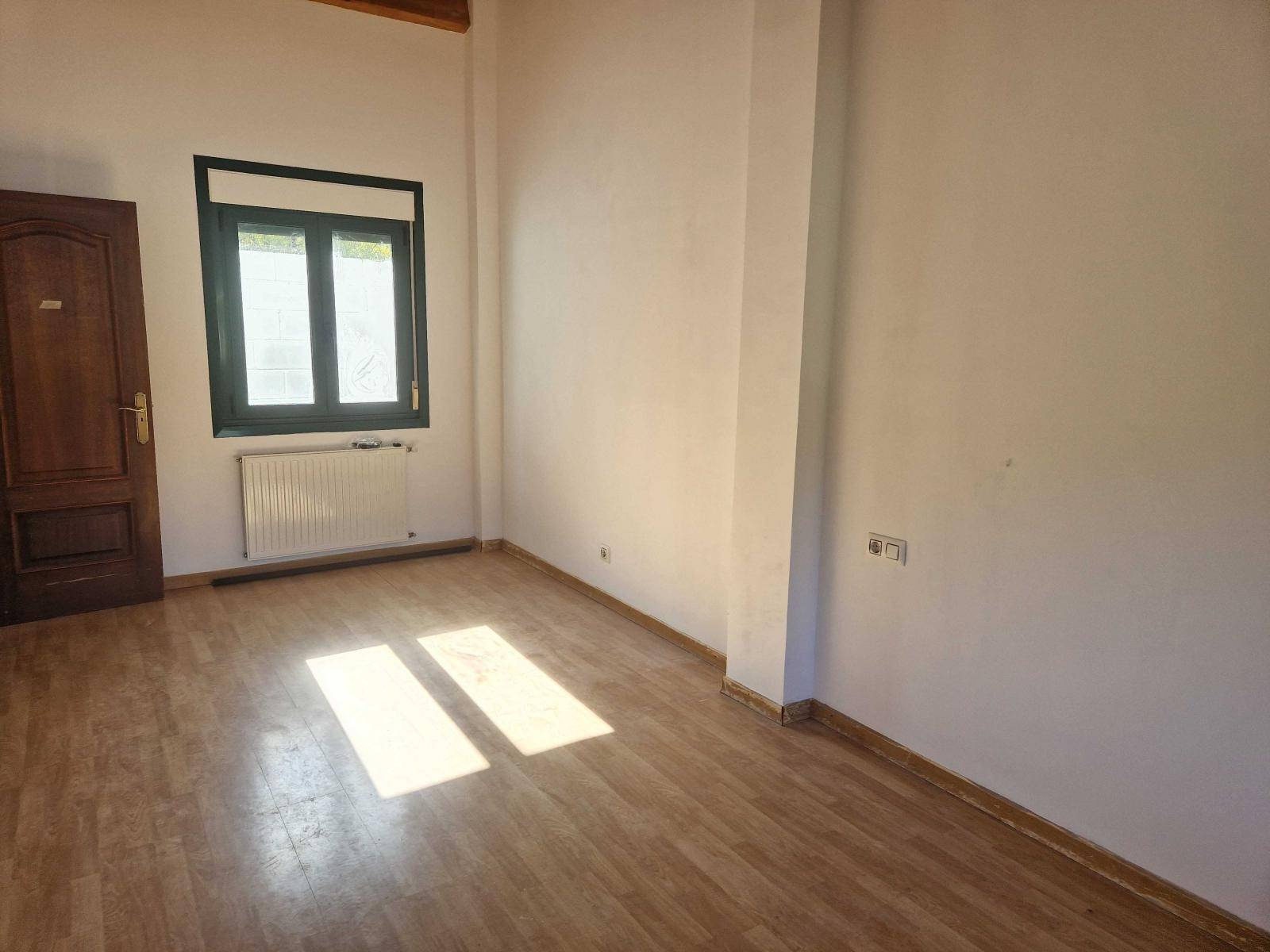 CASA (FIN DE SEMANA) CON PISCINA Y TERRENO EN BUGALLIDO, AMES