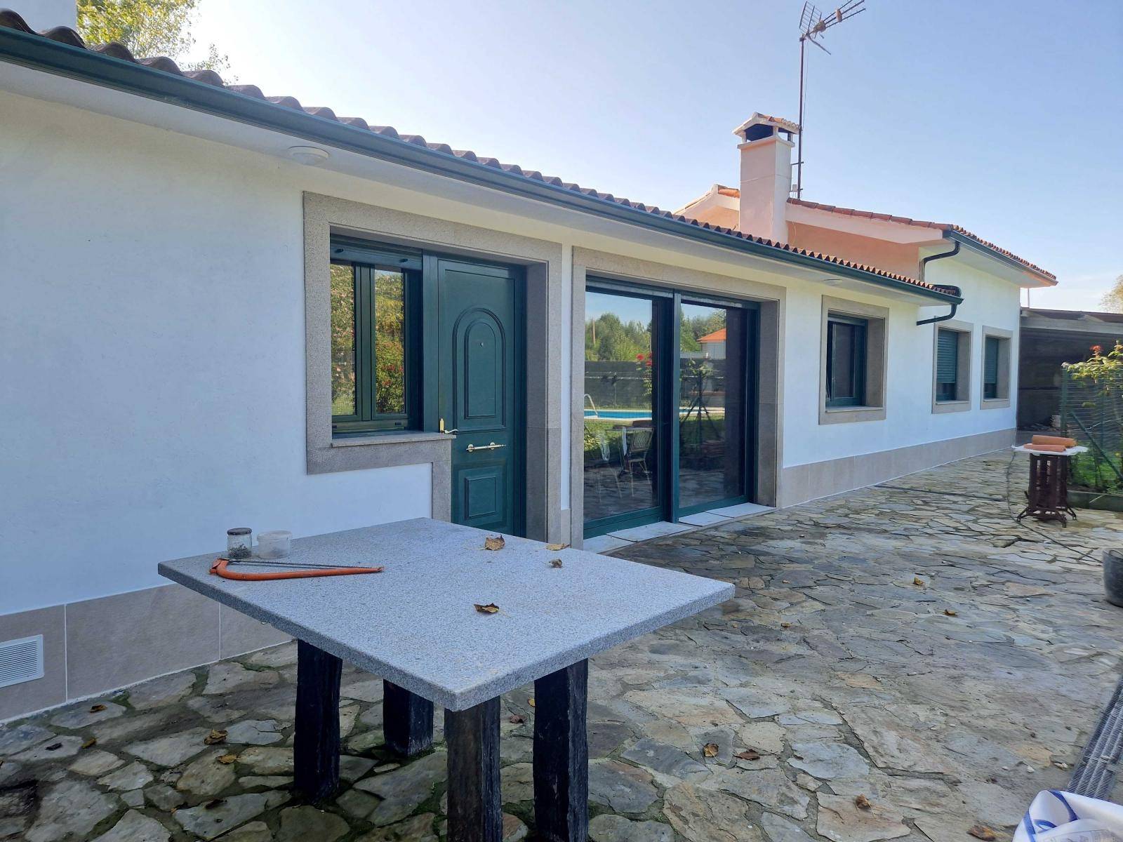 CASA (FIN DE SEMANA) CON PISCINA Y TERRENO EN BUGALLIDO, AMES