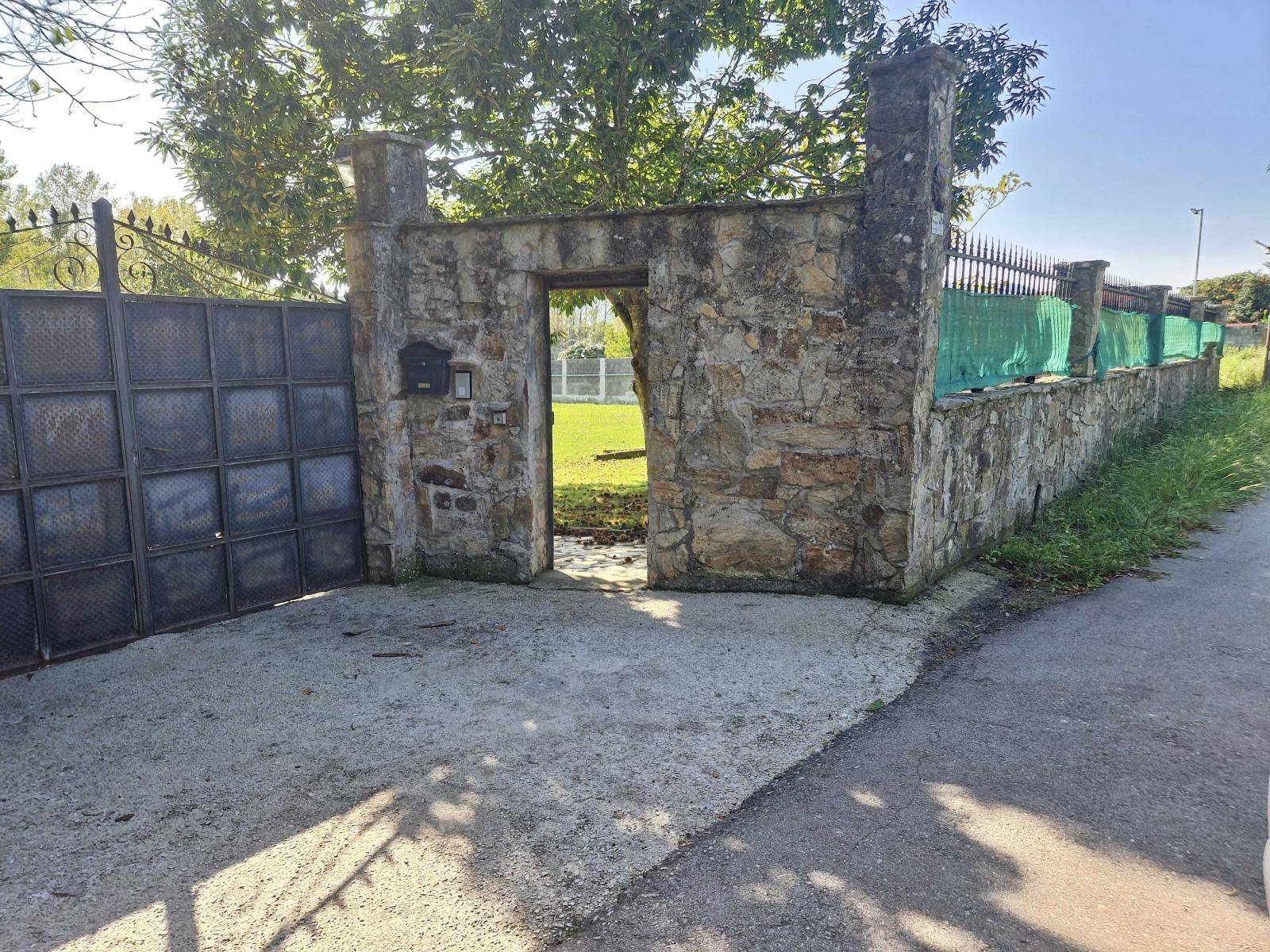 CASA (FIN DE SEMANA) CON PISCINA Y TERRENO EN BUGALLIDO, AMES