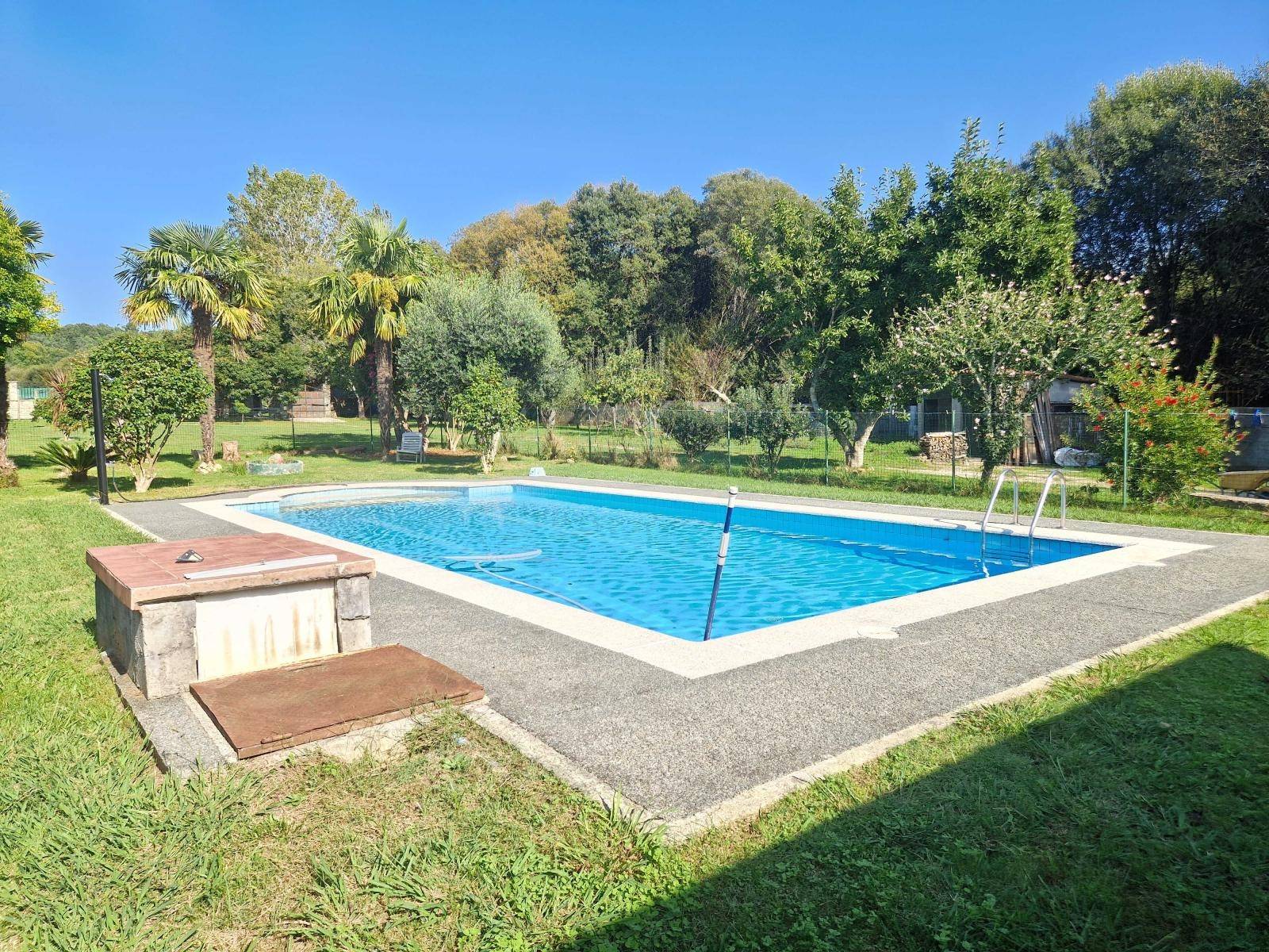 CASA (FIN DE SEMANA) CON PISCINA Y TERRENO EN BUGALLIDO, AMES