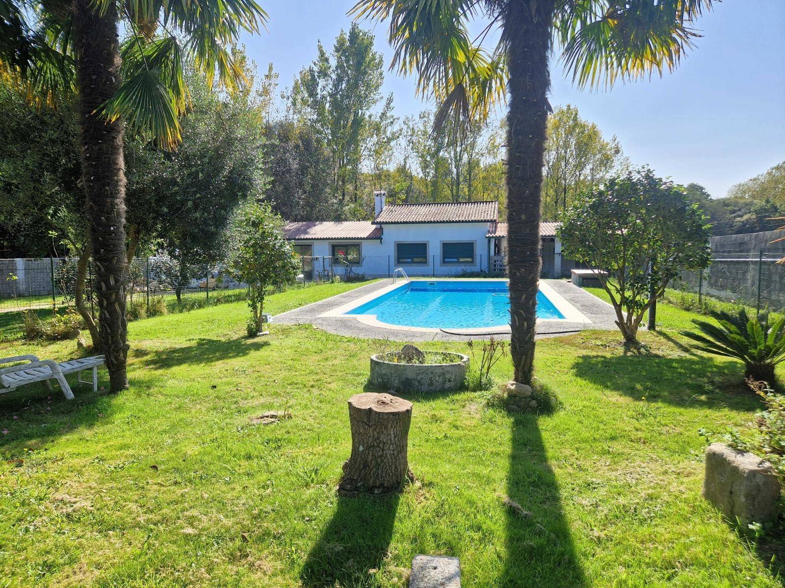CASA (FIN DE SEMANA) CON PISCINA Y TERRENO EN BUGALLIDO, AMES