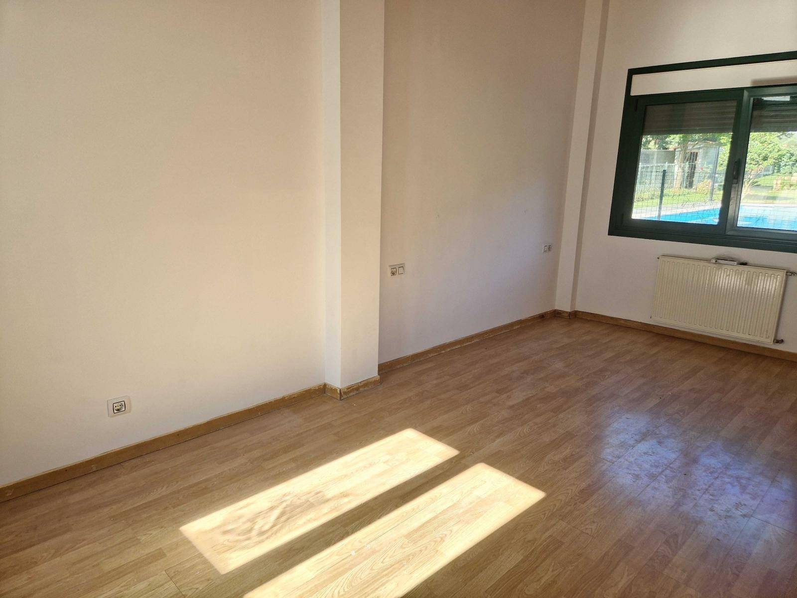 CASA (FIN DE SEMANA) CON PISCINA Y TERRENO EN BUGALLIDO, AMES