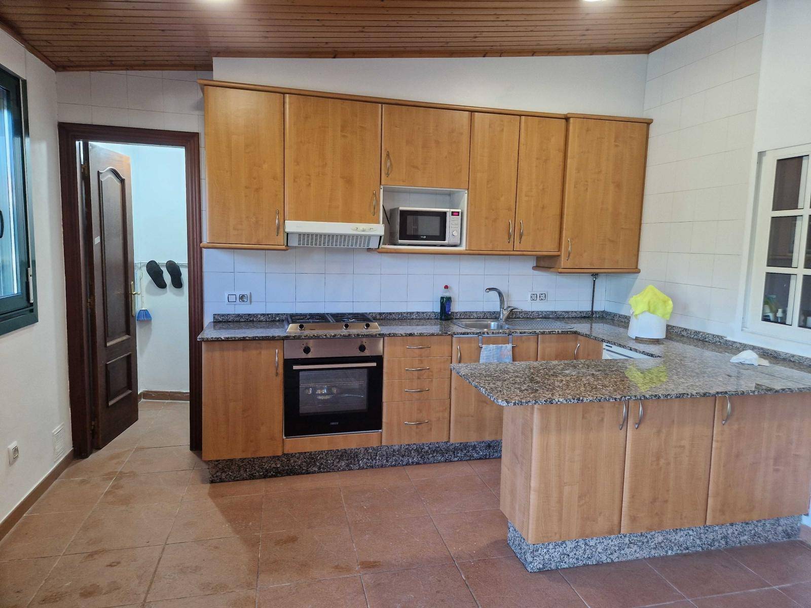 CASA (FIN DE SEMANA) CON PISCINA Y TERRENO EN BUGALLIDO, AMES