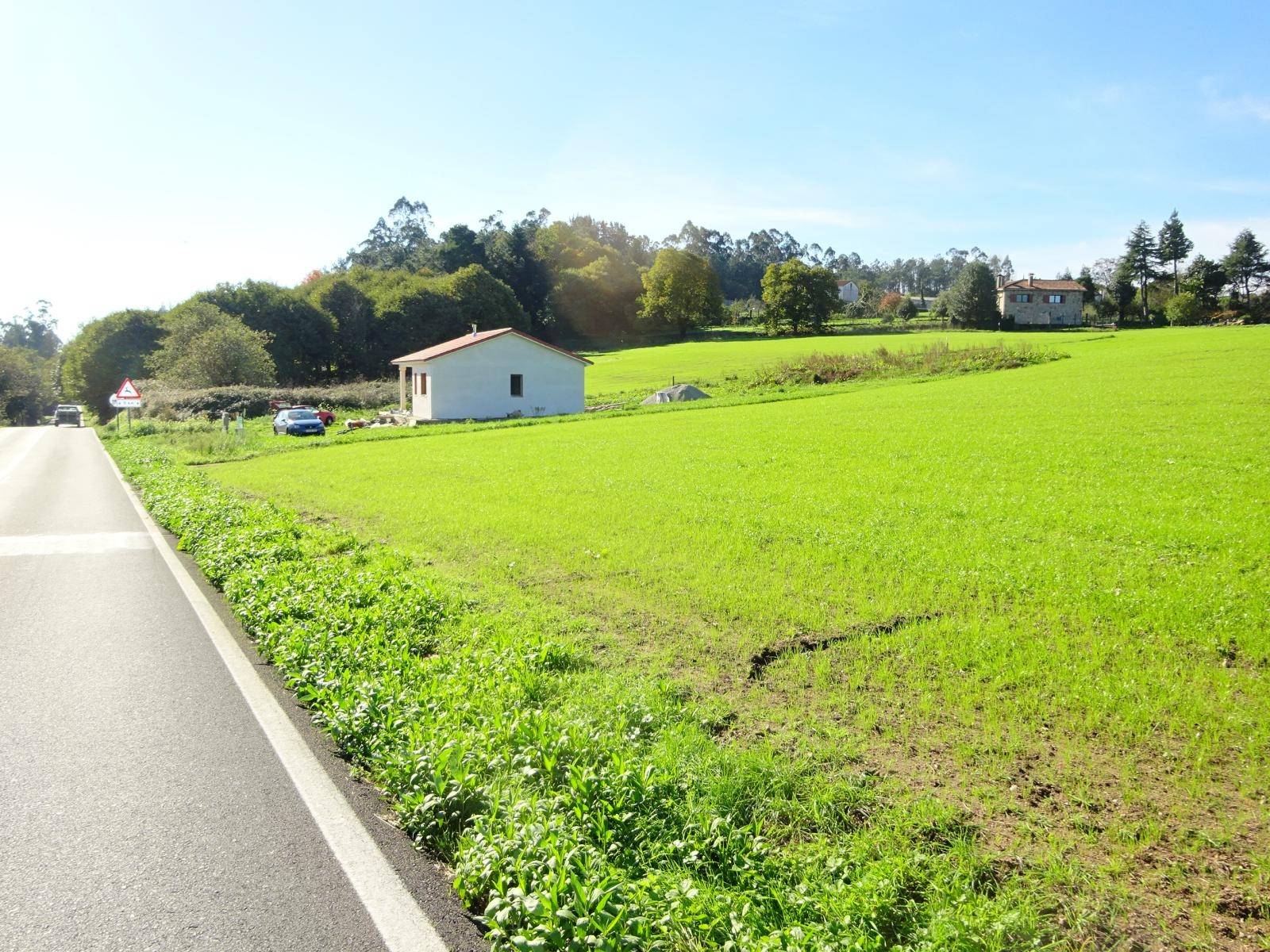 FINCA AMPLIA Y SOLEADA EN ZONA DE TAPIA, AMES