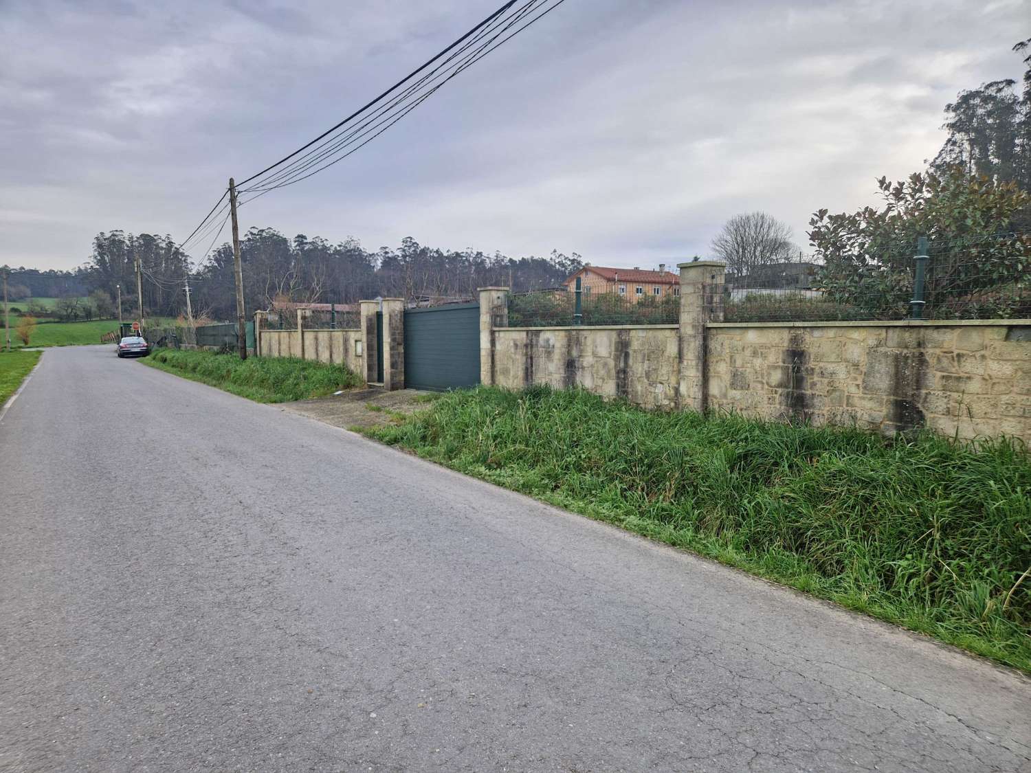 Terrain-à-bâtir en vente à Brión