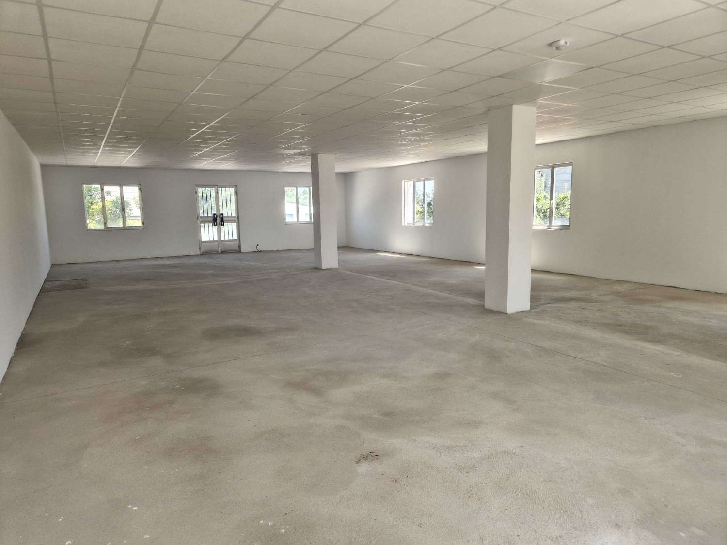 CASA AMPLIA CON TERRENO EN ZONA DE CALO, TEO