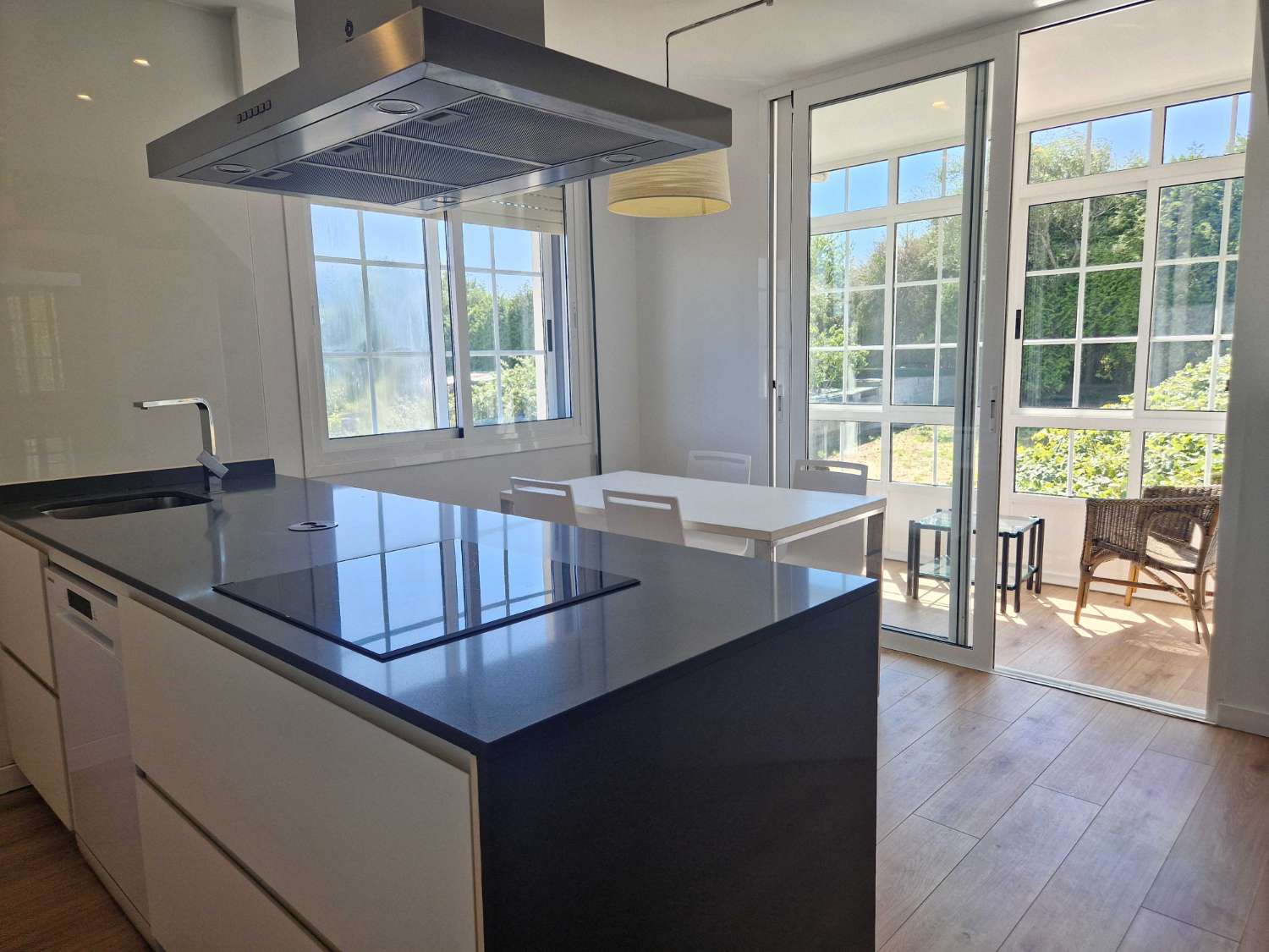 CASA AMPLIA CON TERRENO EN ZONA DE CALO, TEO