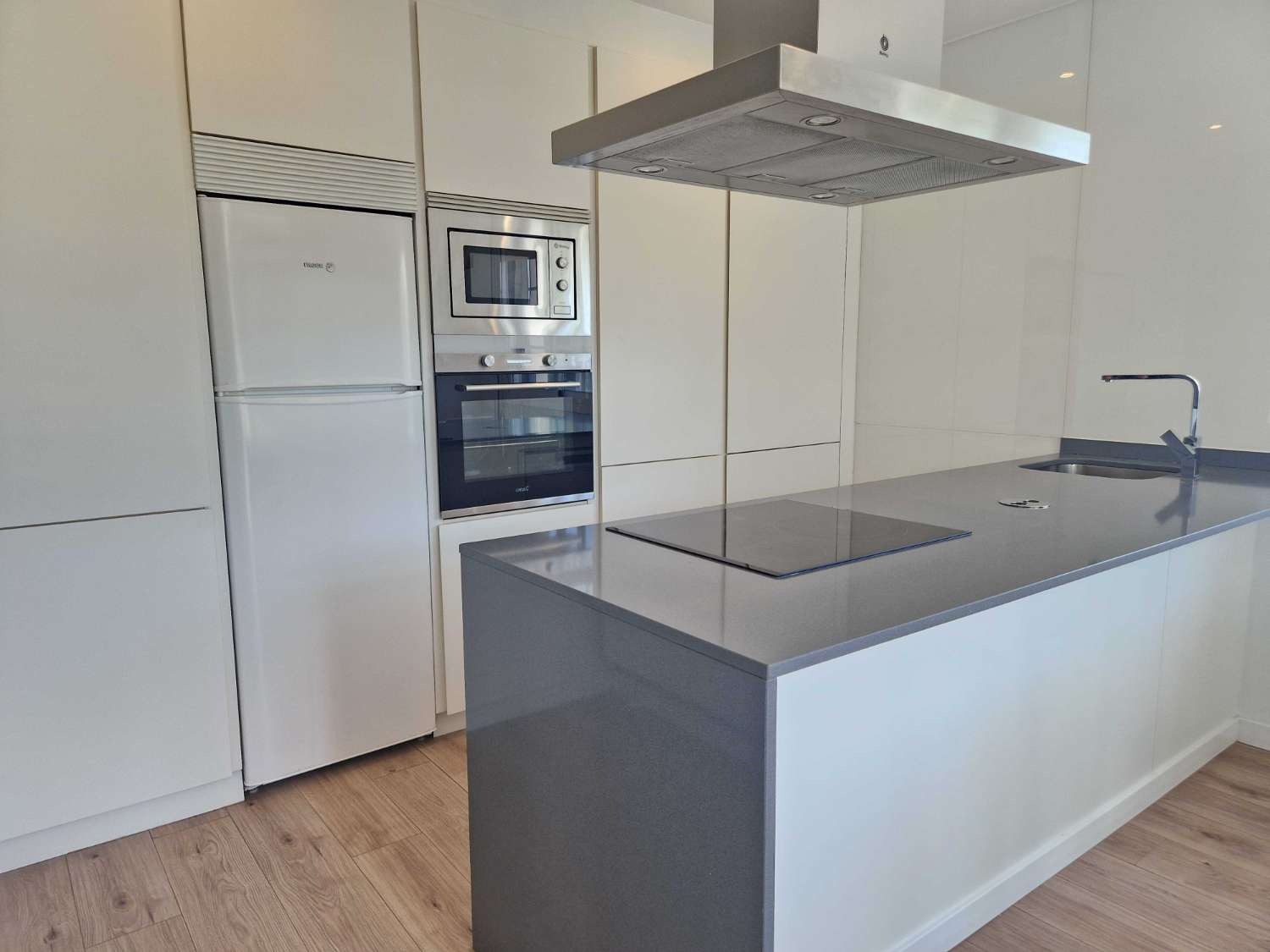 CASA AMPLIA CON TERRENO EN ZONA DE CALO, TEO