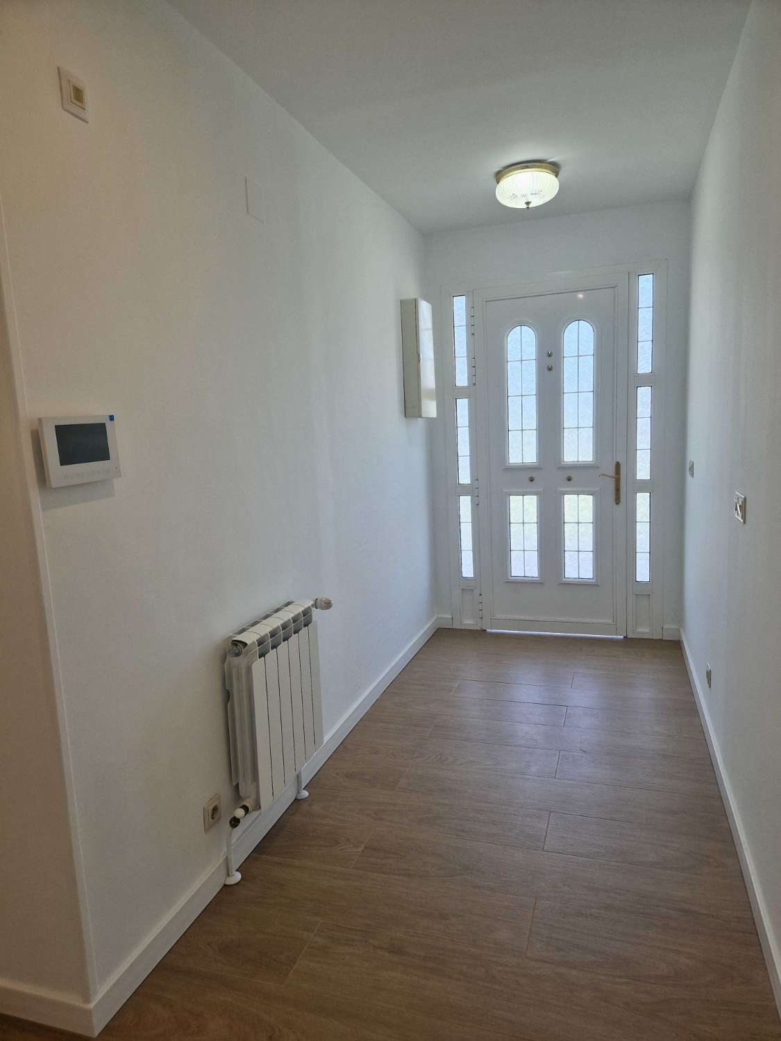 CASA AMPLIA CON TERRENO EN ZONA DE CALO, TEO