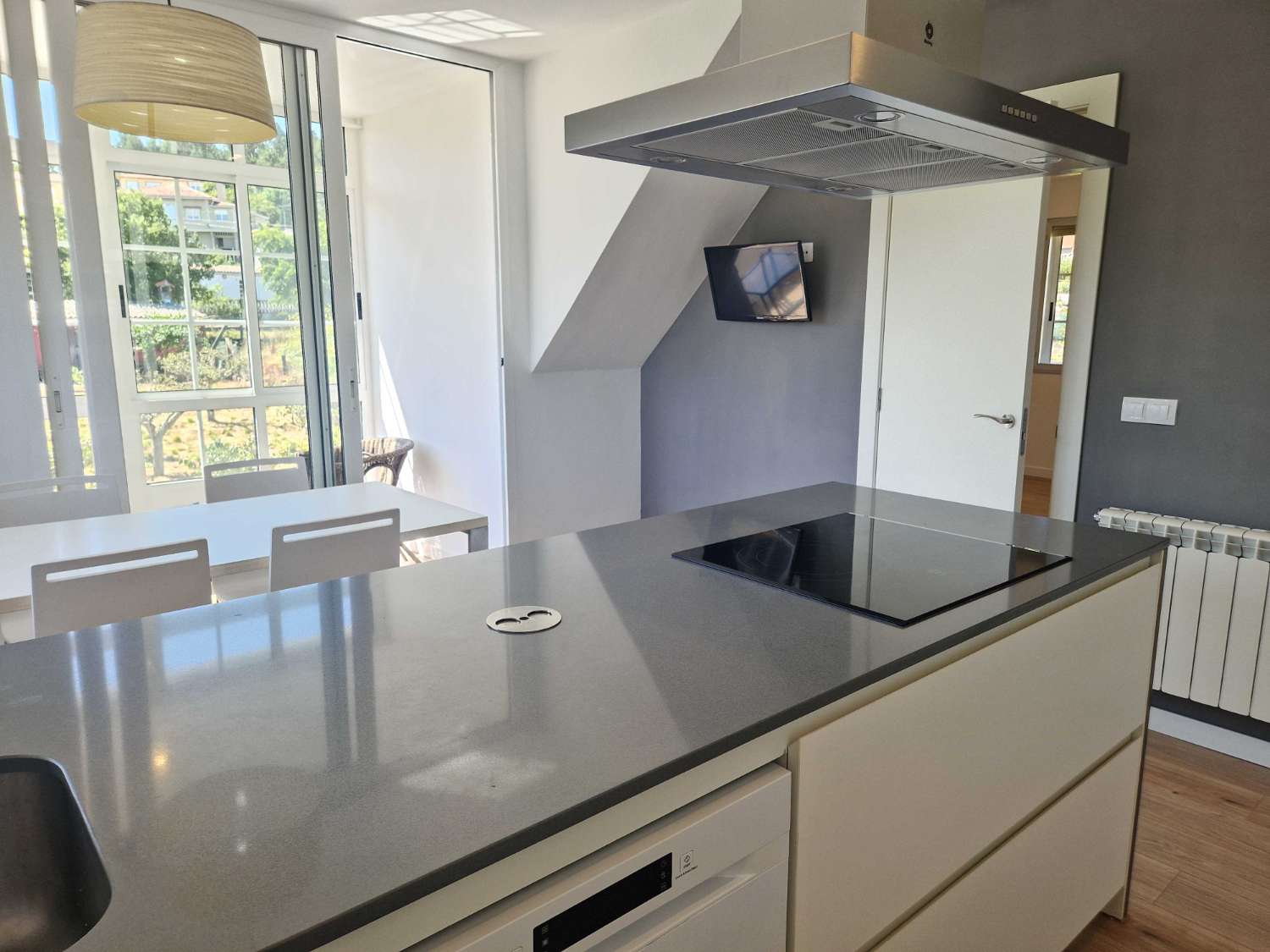 CASA AMPLIA CON TERRENO EN ZONA DE CALO, TEO