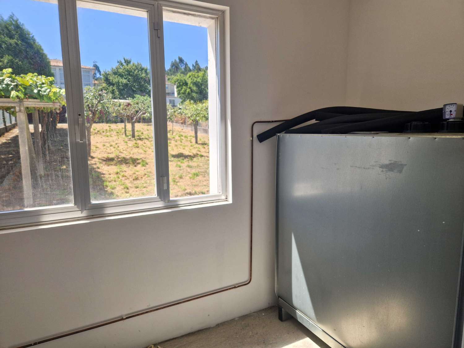 CASA AMPLIA CON TERRENO EN ZONA DE CALO, TEO