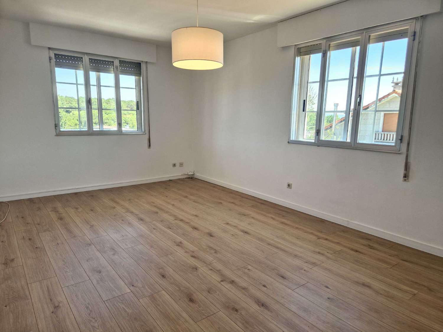 CASA AMPLIA CON TERRENO EN ZONA DE CALO, TEO