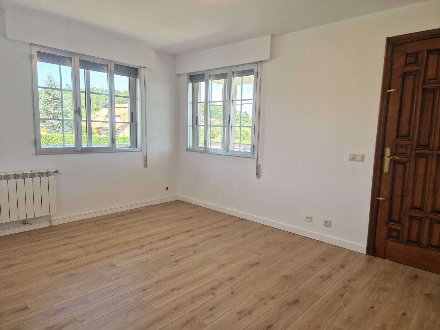 CASA AMPLIA CON TERRENO EN ZONA DE CALO, TEO