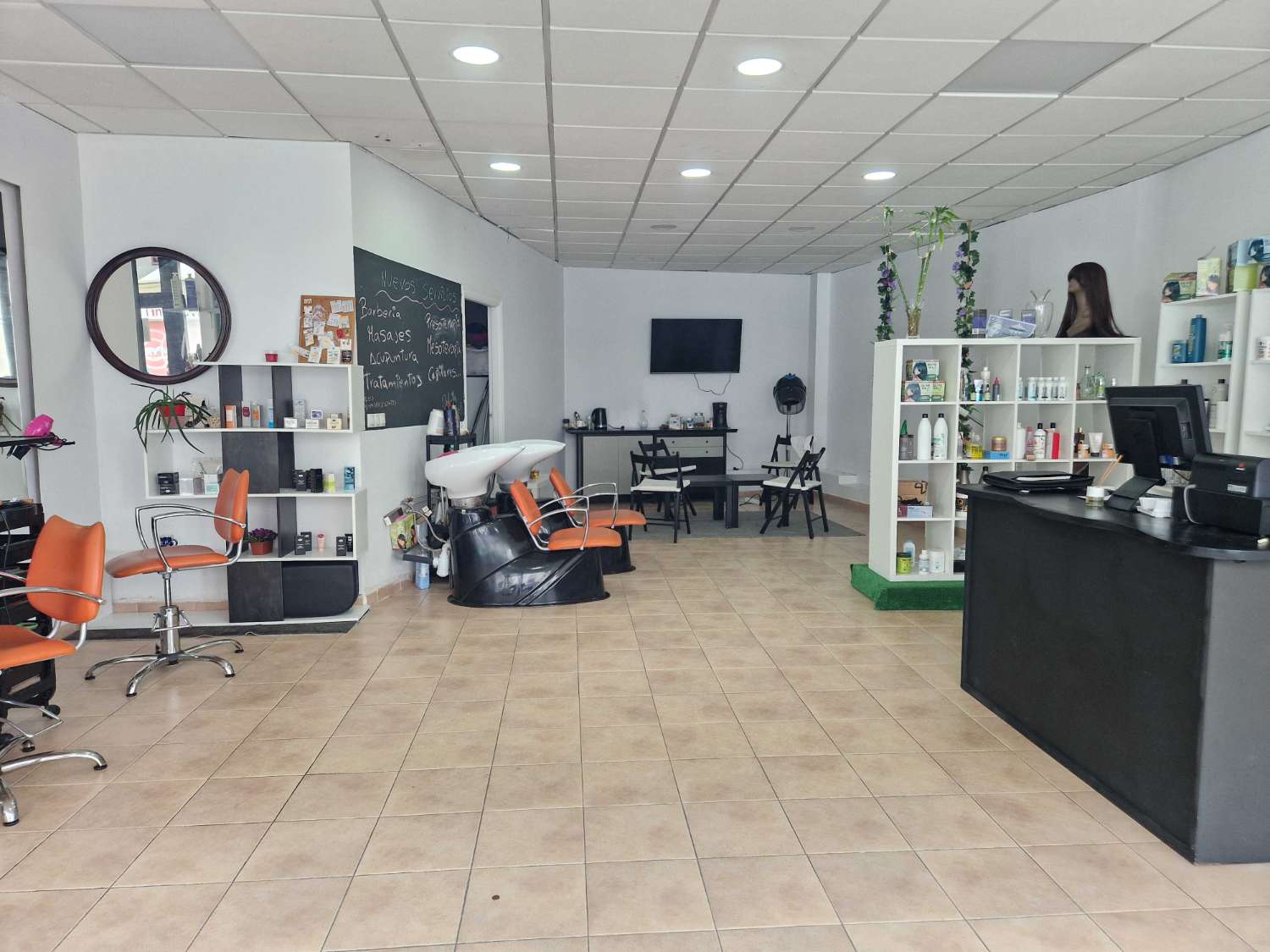 TRASPASO DE PELUQUERIA EN BERTAMIRANS