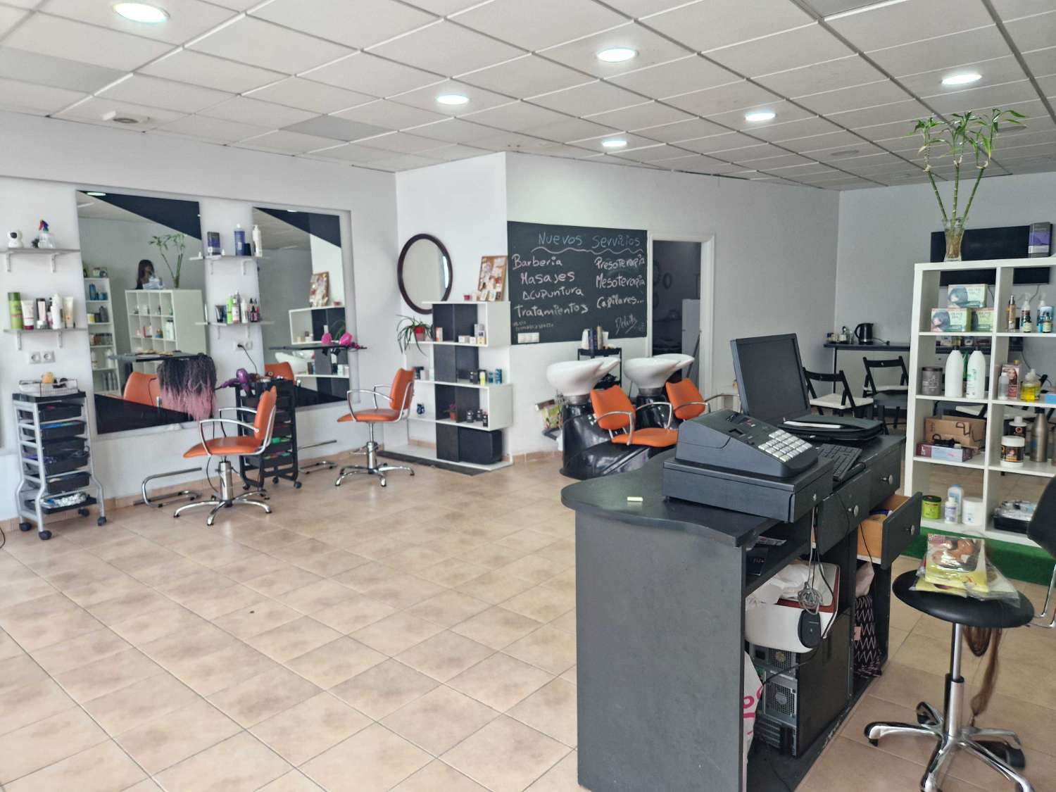 TRASPASO DE PELUQUERIA EN BERTAMIRANS