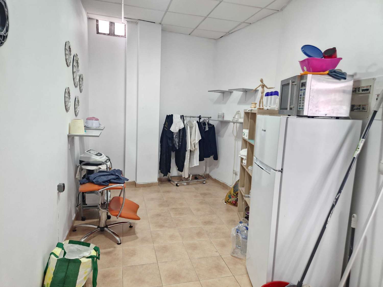 TRASPASO DE PELUQUERIA EN BERTAMIRANS