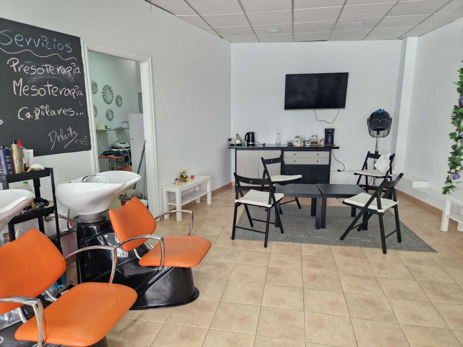 TRASPASO DE PELUQUERIA EN BERTAMIRANS