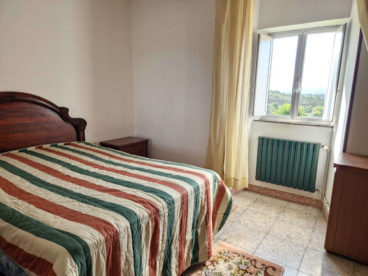 CASA AMPLIA Y LUMINOSA EN ZONA DE CALO, TEO