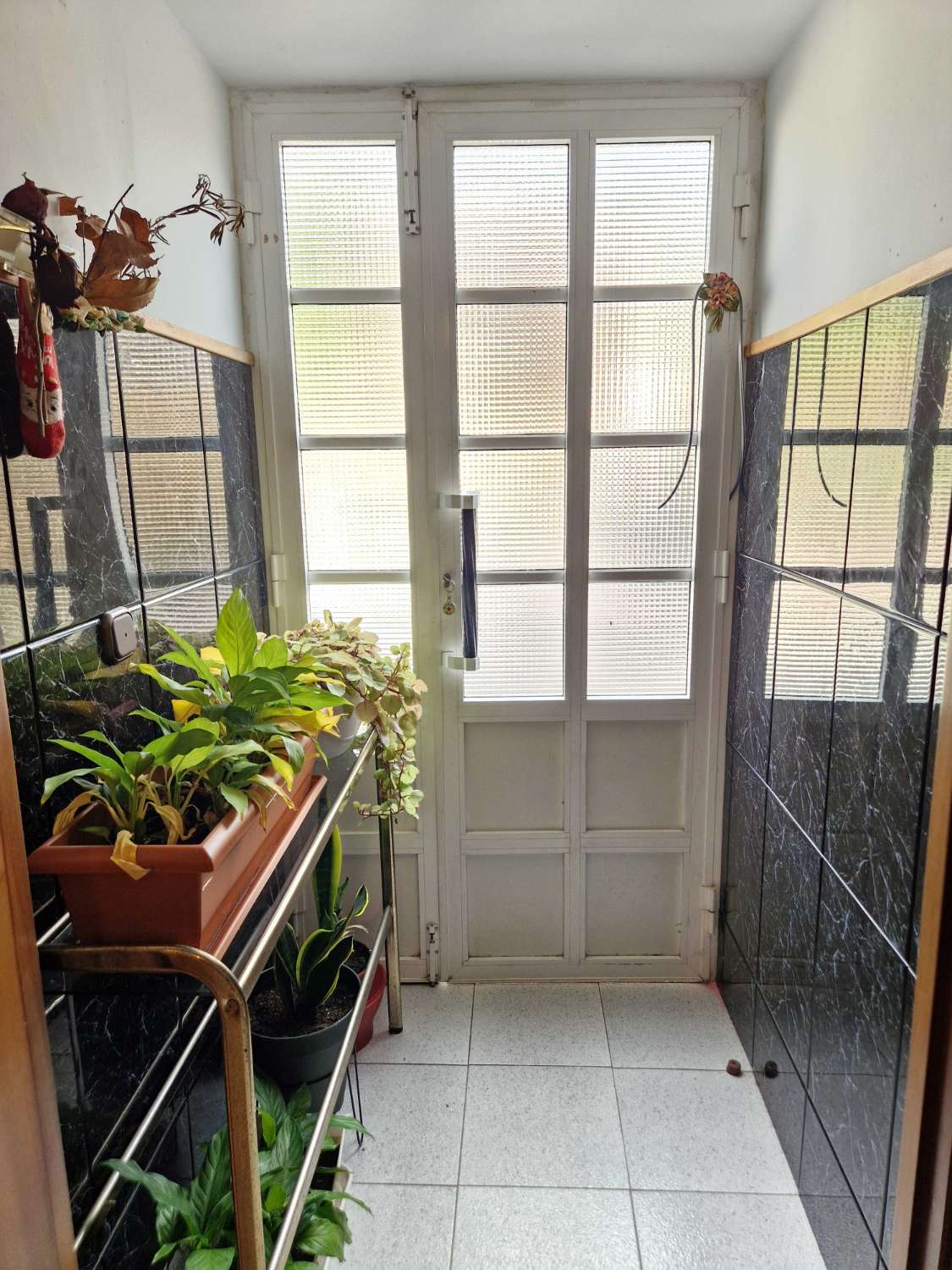 CASA AMPLIA Y LUMINOSA EN ZONA DE CALO, TEO