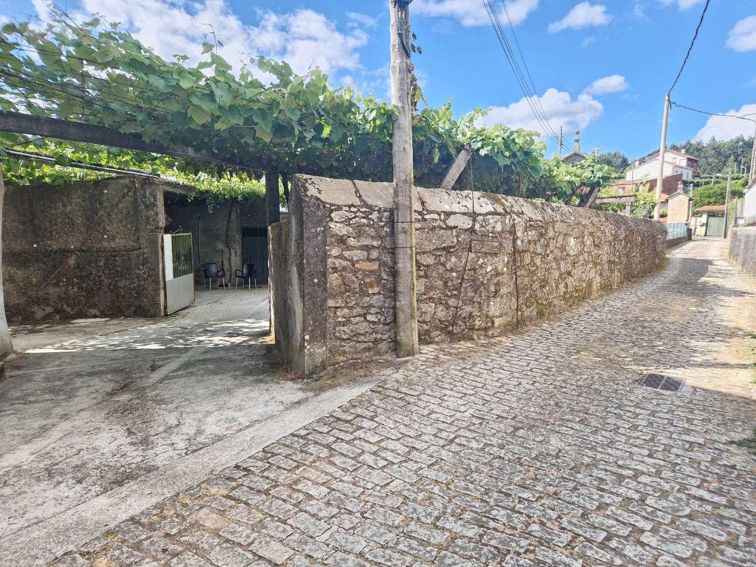 CASA AMPLIA Y LUMINOSA EN ZONA DE CALO, TEO