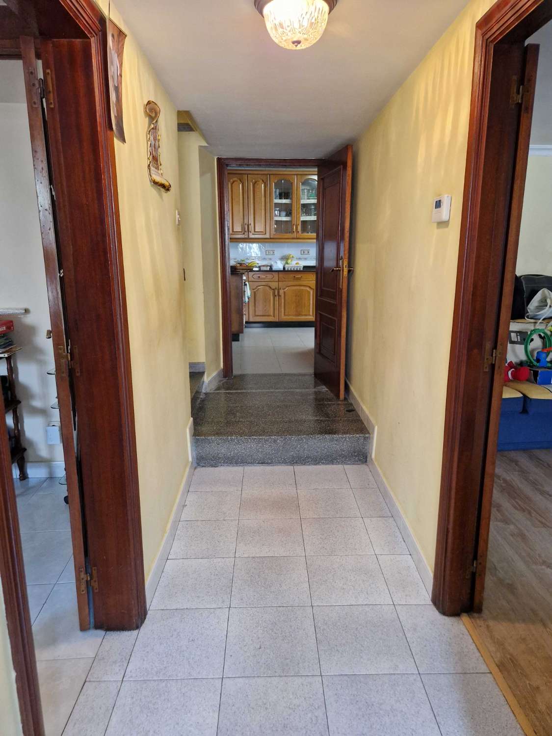 CASA AMPLIA Y LUMINOSA EN ZONA DE CALO, TEO