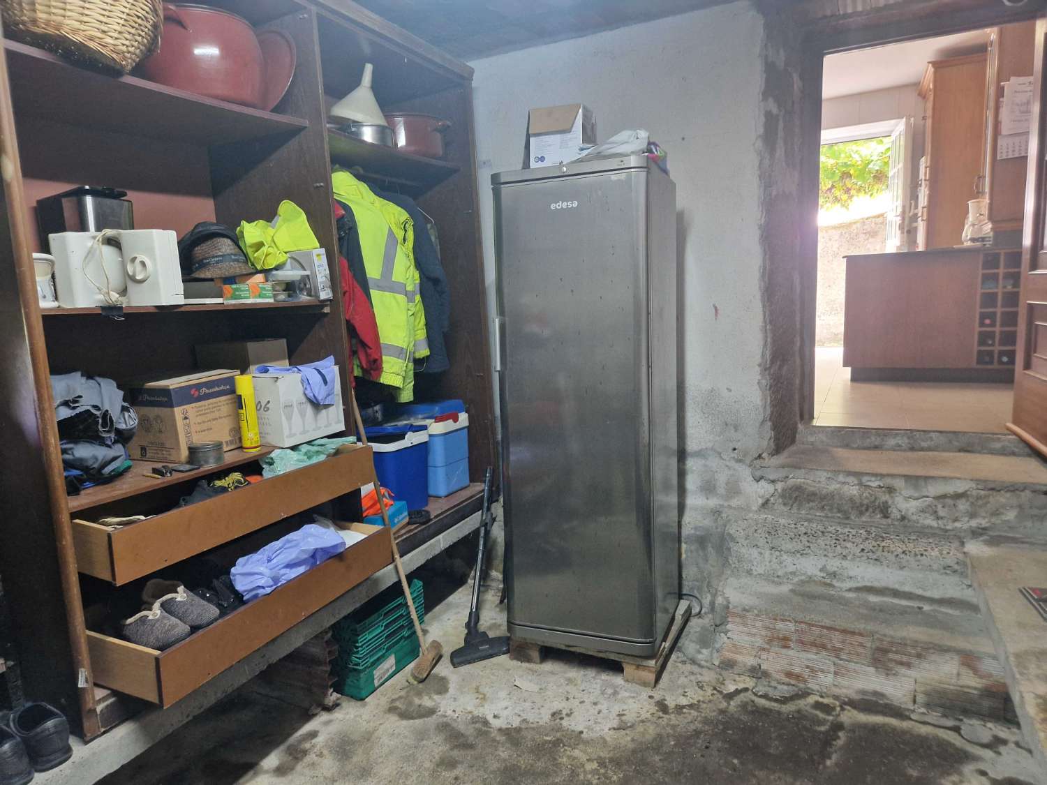 CASA AMPLIA Y LUMINOSA EN ZONA DE CALO, TEO