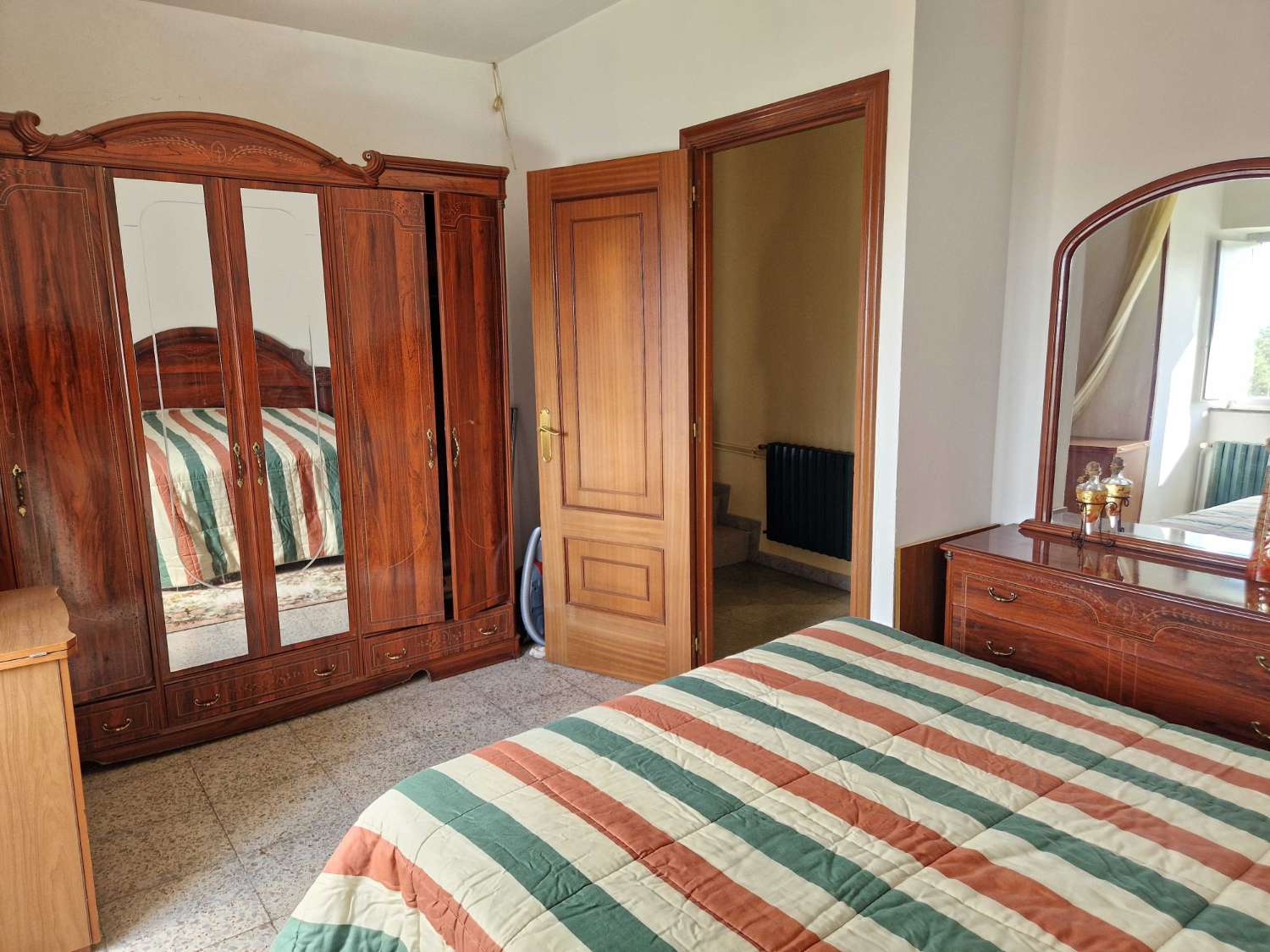 CASA AMPLIA Y LUMINOSA EN ZONA DE CALO, TEO